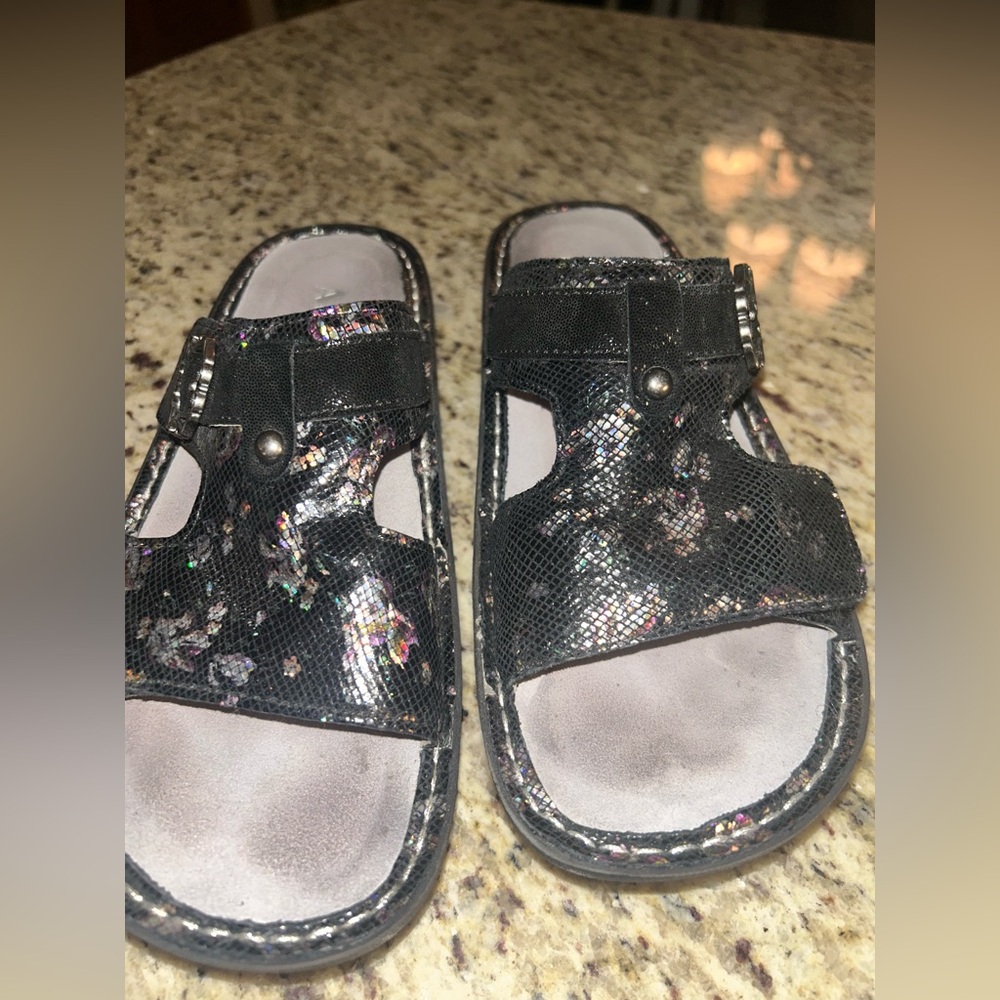 Alegria Peggy Black shimmer leather adjustable slide sandals. Size 38 (8/8.5) - Picture 1 of 9
